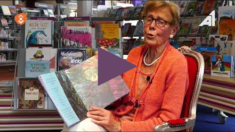 Voorleesmoment - Blue leert weer vliegen